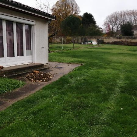 Bed and Breakfast La Pomponnette Bouresse Exterior foto